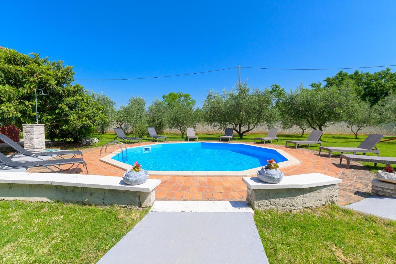 Villa Carla With Private Pool & Kids Playground - Pet Friendly Mutvoran Zewnętrze zdjęcie