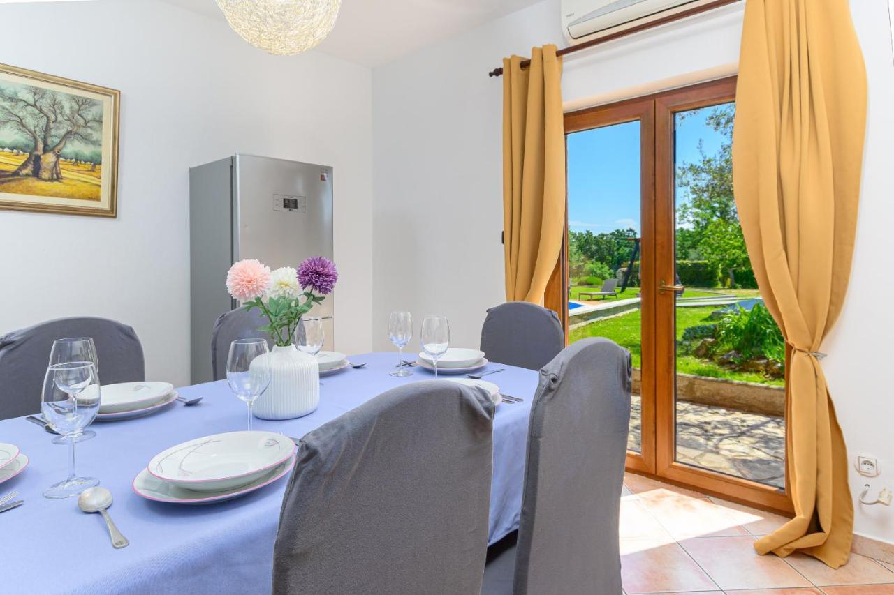 Villa Carla With Private Pool & Kids Playground - Pet Friendly Mutvoran Zewnętrze zdjęcie